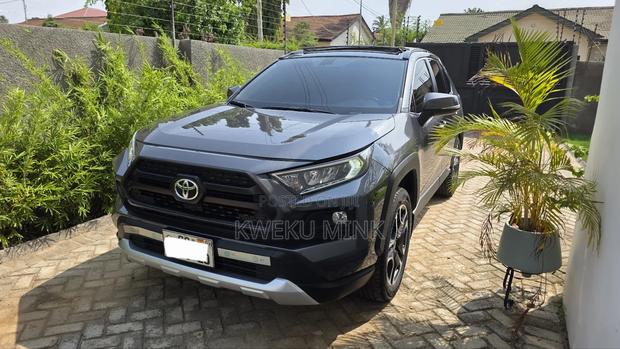 Toyota RAV4 2020 Gray photo 3