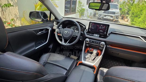 Toyota RAV4 2020 Gray photo 7