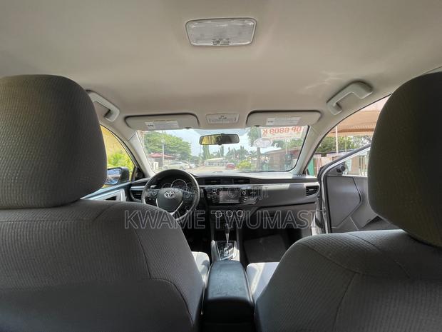 Toyota Corolla 2016 Silver