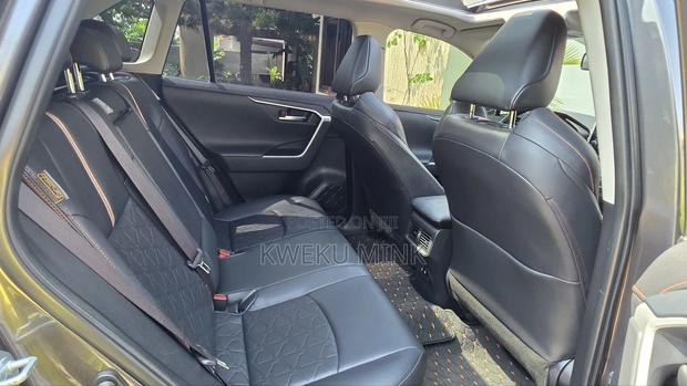 Toyota RAV4 2020 Gray photo 9