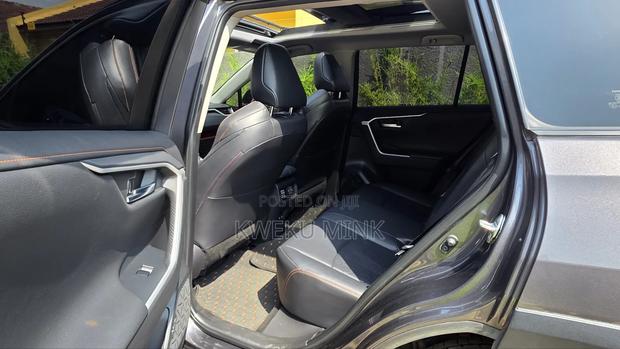 Toyota RAV4 2020 Gray photo 10