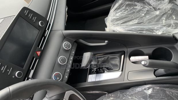 Hyundai Elantra SE IVT 2025 White