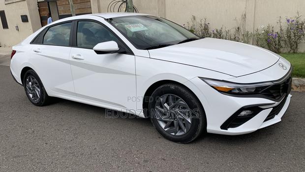 Hyundai Elantra SE IVT 2025 White