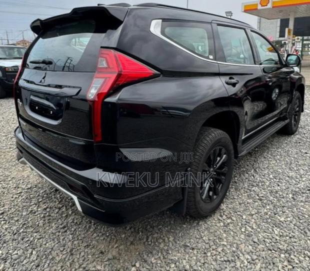 New Mitsubishi Pajero 2023 Black photo 2