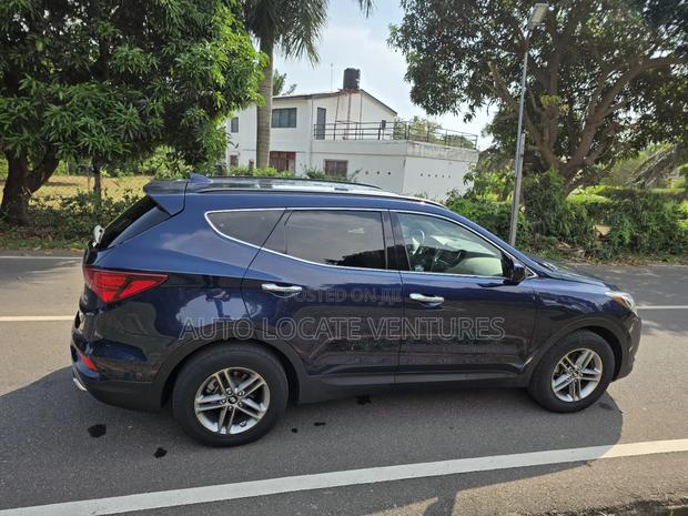 Hyundai Santa Fe SE AWD 2016 Blue