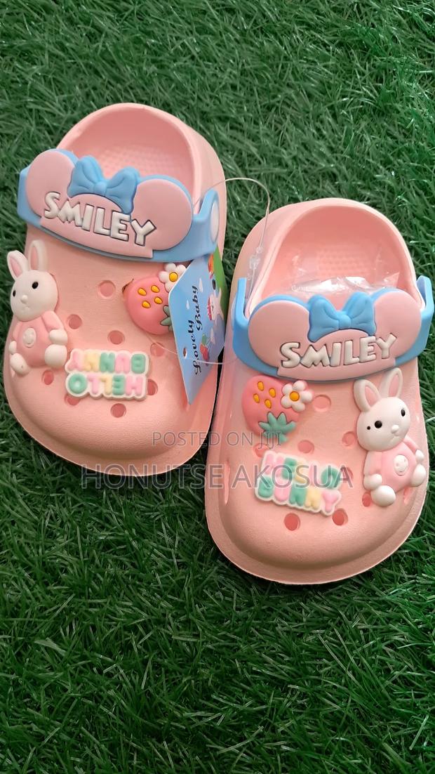 Pink Crocs for Toddlers and Babies · Photo 2