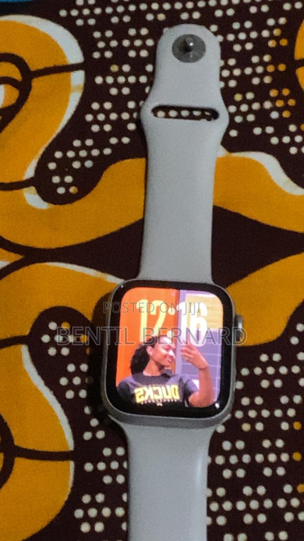 Apple Watch Series Se 2nd Generation 44mm photo 2