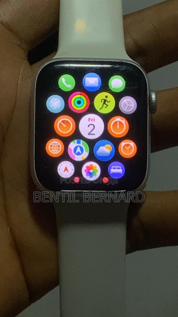 Apple Watch Series Se 2nd Generation 44mm photo 3