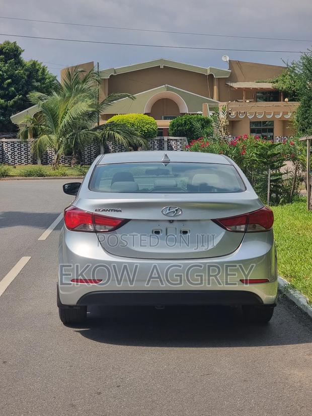 Hyundai Elantra SE 4dr Sedan (1.8L 4cyl 6A) 2014 Silver