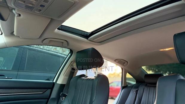 Honda Accord Touring 2018 White