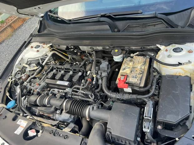 Honda Accord Touring 2018 White