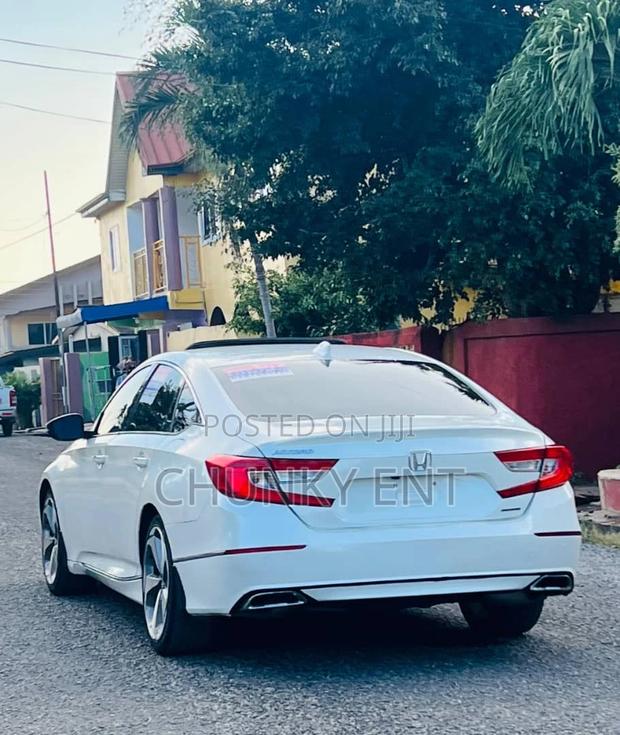 Honda Accord Touring 2018 White