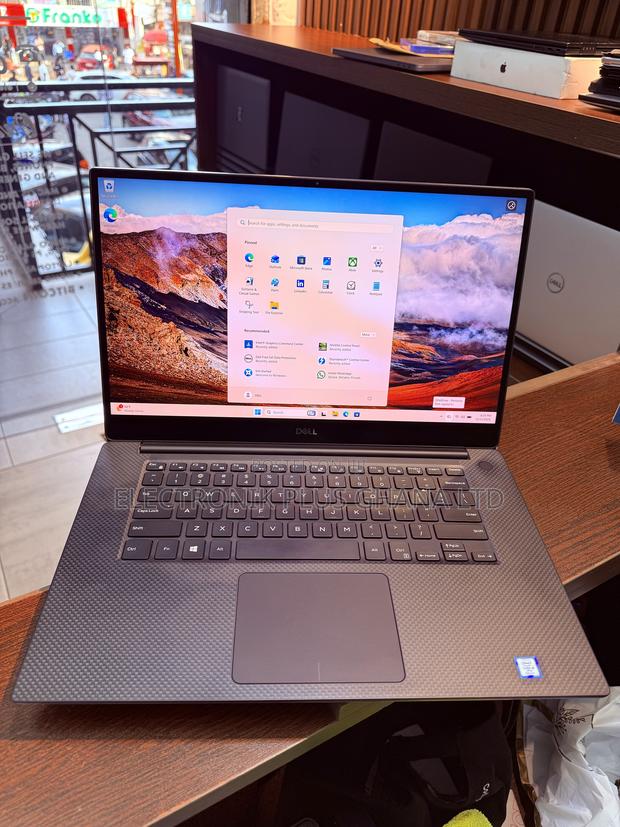 Laptop Dell Precision 15 5540 32GB Intel Core i9 SSD 2T