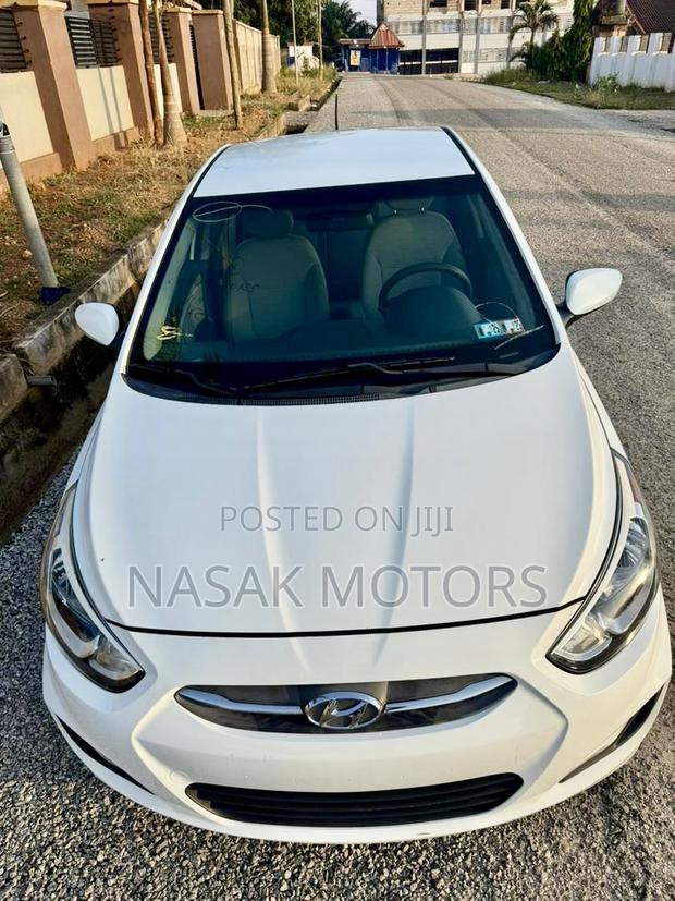 Hyundai Accent SE Sedan 2016 White