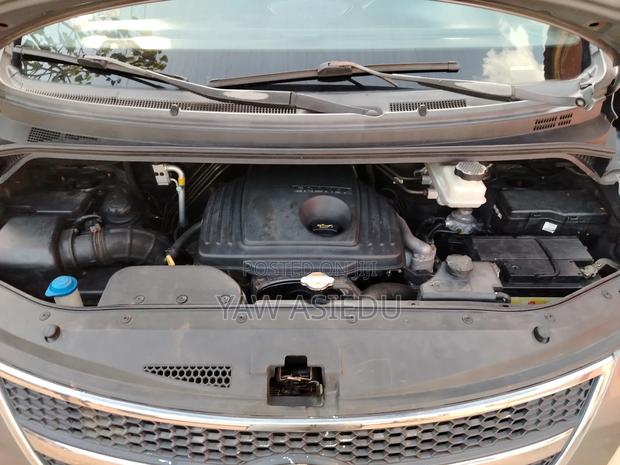 Hyundai H1 2009 Grey photo 9