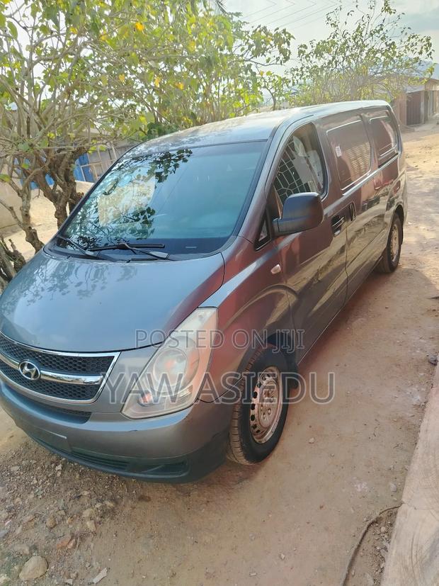 Hyundai H1 2009 Grey
