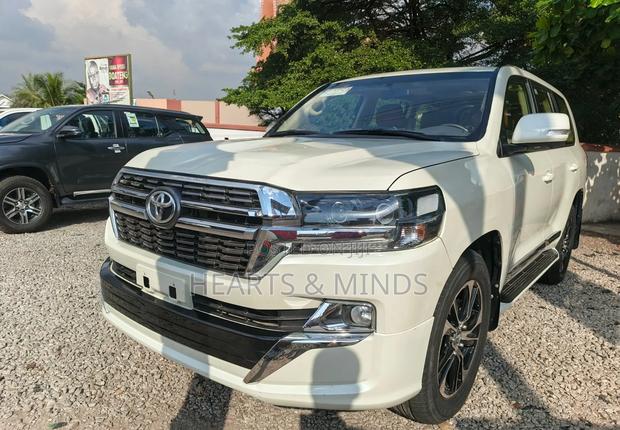 Toyota Land Cruiser 2021 White