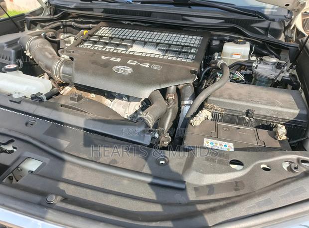 Toyota Land Cruiser 2021 White photo 3