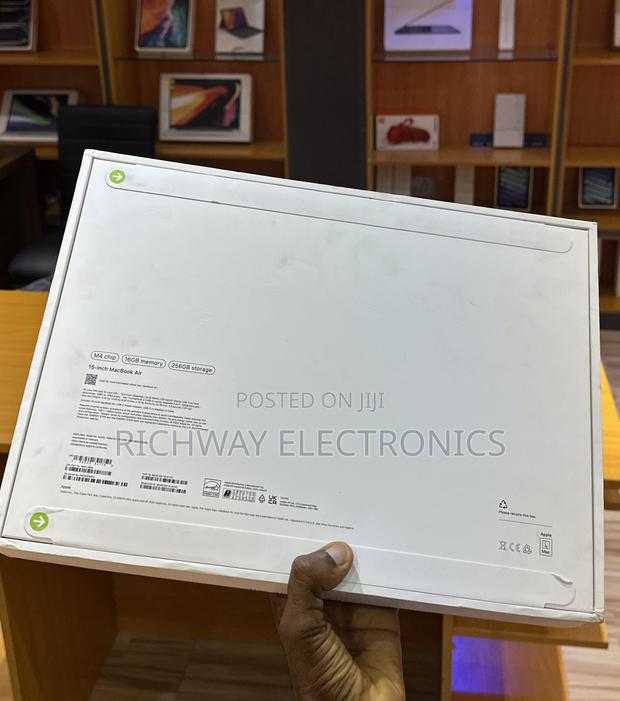 New Laptop Apple MacBook Air 2025 M4 15-Inch 16GB Apple M4 SSD 256GB photo 2