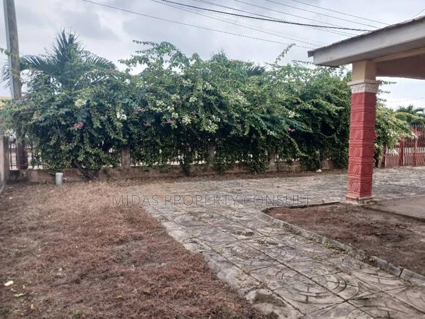 3bdrm House in Kutunse Satellite, Amasaman for sale photo 2