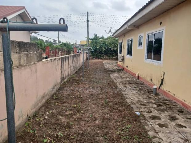 3bdrm House in Kutunse Satellite, Amasaman for sale photo 7