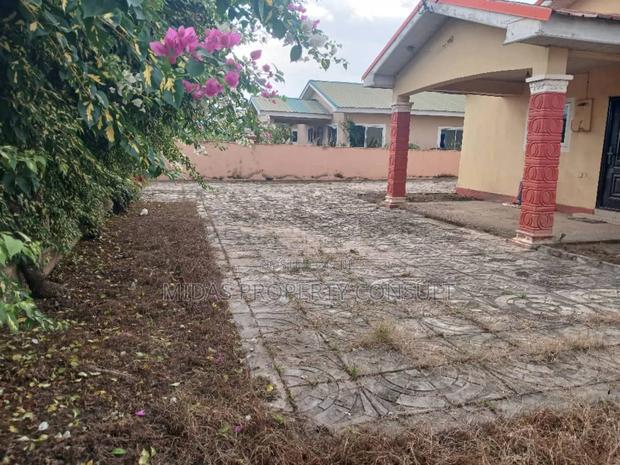 3bdrm House in Kutunse Satellite, Amasaman for sale photo 8
