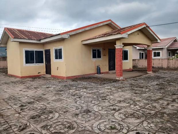 3bdrm House in Kutunse Satellite, Amasaman for sale photo 9