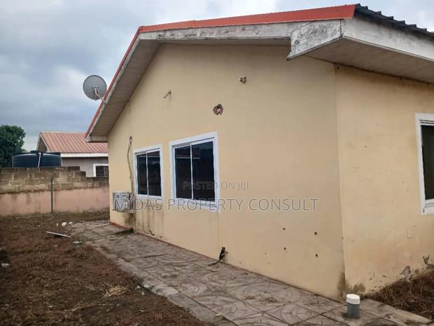 3bdrm House in Kutunse Satellite, Amasaman for sale photo 11