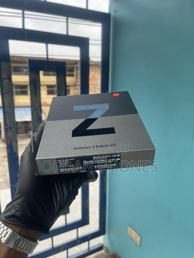 New Samsung Galaxy Z Fold 3 512 GB Black photo 2