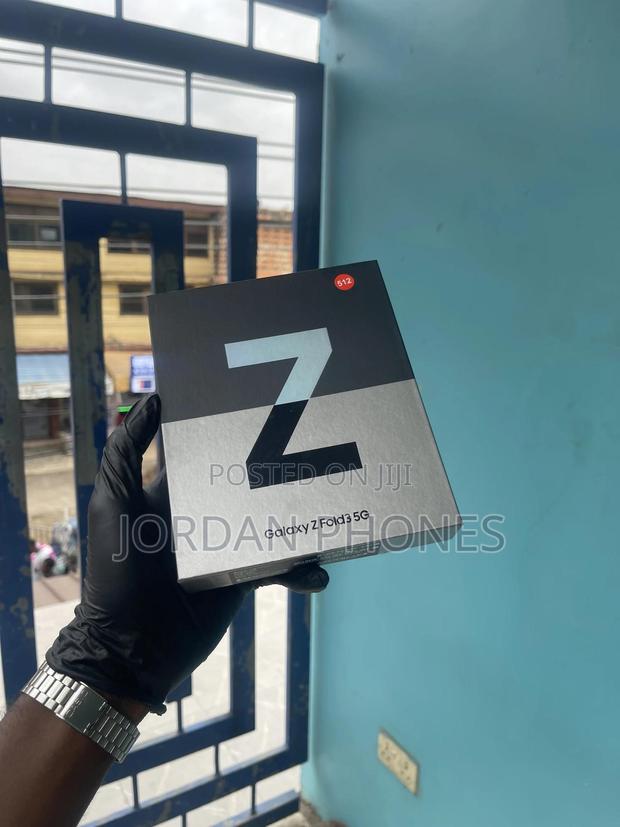 New Samsung Galaxy Z Fold 3 512 GB Black photo 3