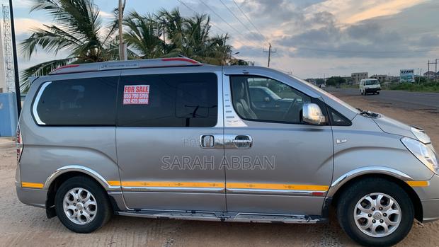 Hyundai Starex 2015 Grey photo 3