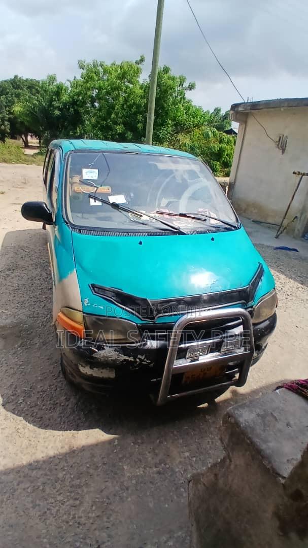 Toyota HiAce 2012 Green