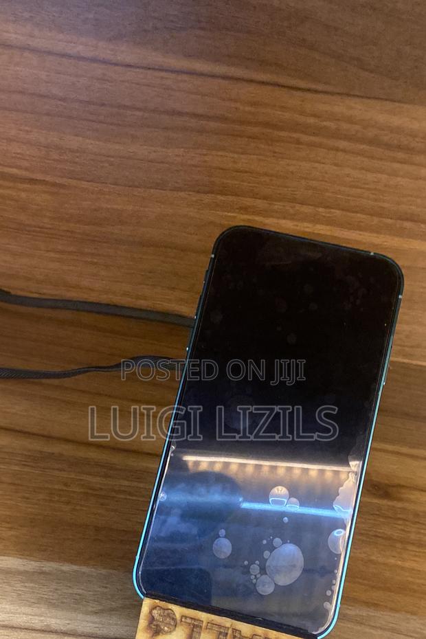 Apple iPhone XR 128 GB Blue photo 6