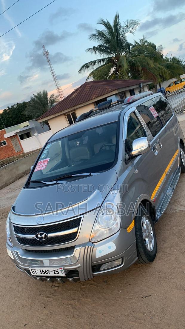 Hyundai Starex 2015 Grey photo 4