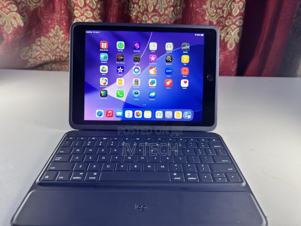 Apple iPad 10.2 (2021) 128 GB Gray photo 4