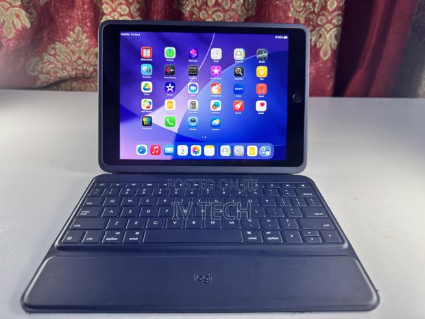 Apple iPad 10.2 (2021) 128 GB Gray photo 6