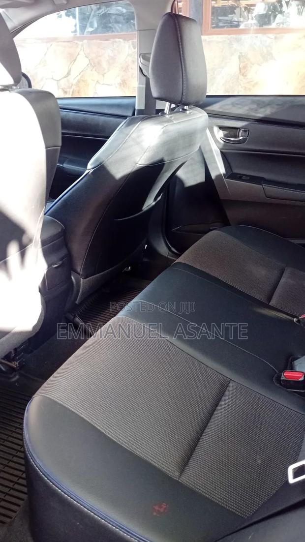 Toyota Corolla SE 4dr Sedan (1.8L 4cyl CVT) 2017 Red