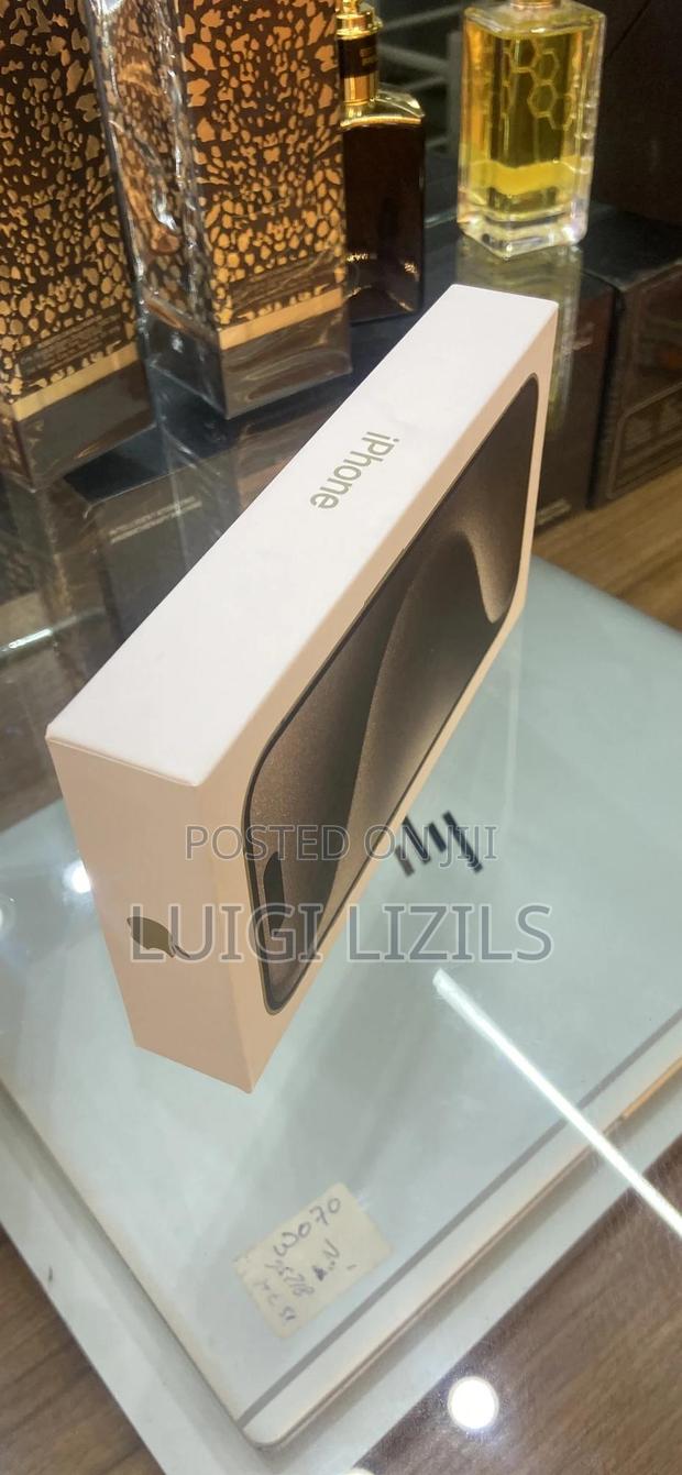 New Apple iPhone 15 Pro Max 256 GB photo 3