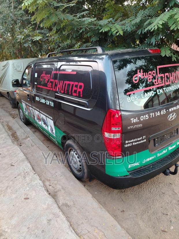 Hyundai H1 2009 Black