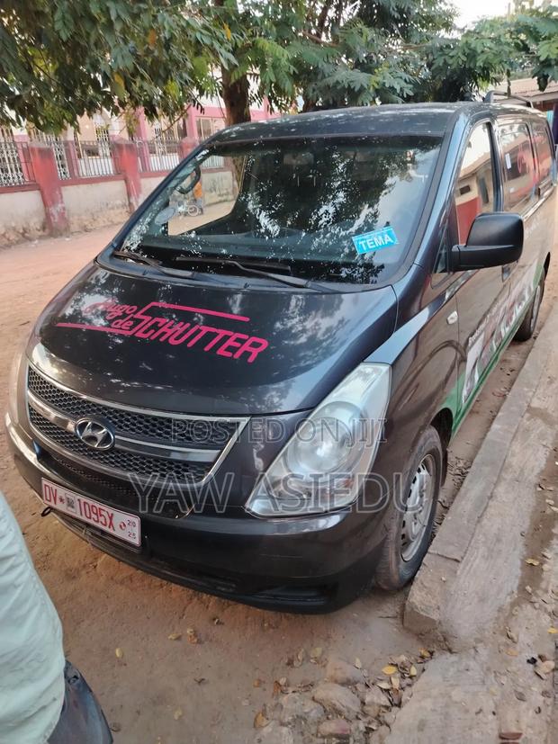 Hyundai H1 2009 Black photo 5