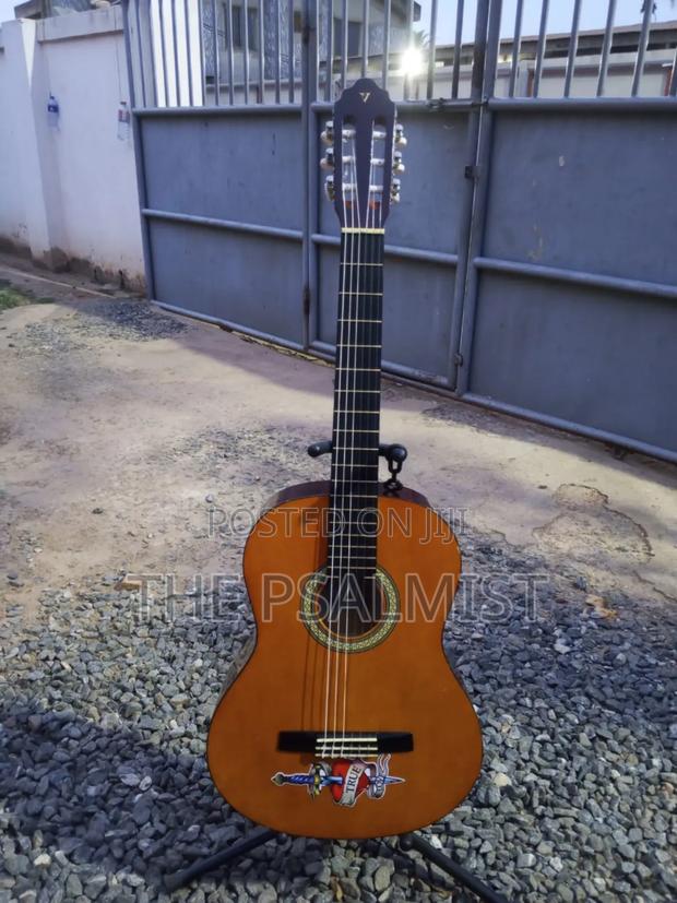 Valencia 4/4 Classical Guitar