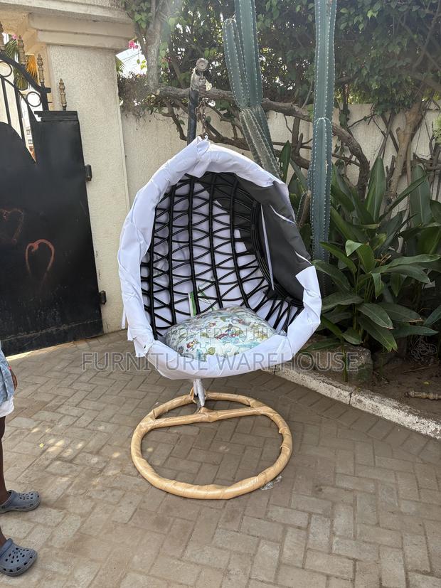 Rattan Oval Swing photo 2