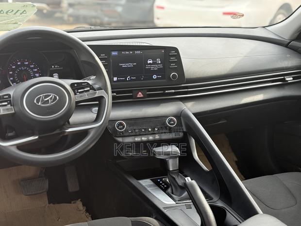 Hyundai Elantra 2023 Gray