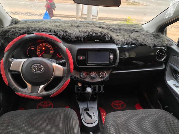 Toyota Vitz 1.3 AWD 5dr 2015 Silver