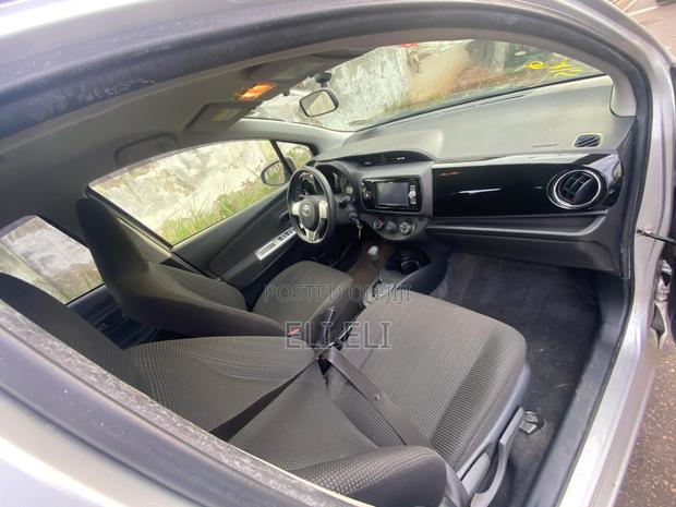 Toyota Vitz 1.3 AWD 5dr 2015 Silver