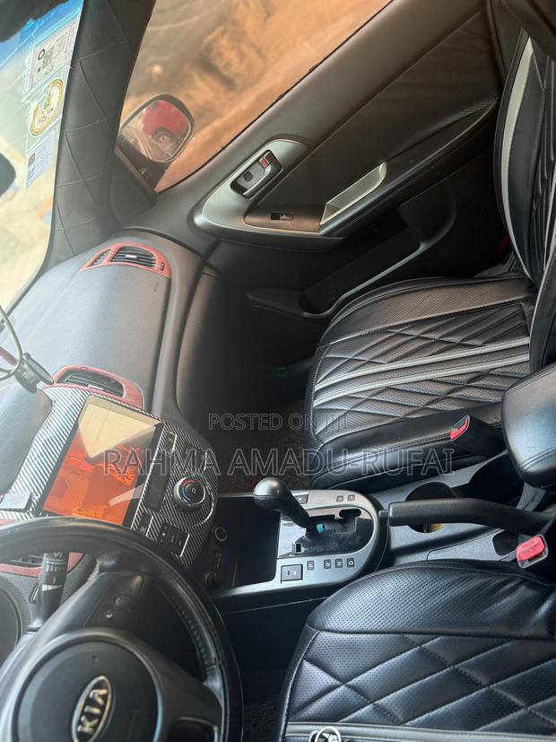 Kia Forte 2010 Black photo 9
