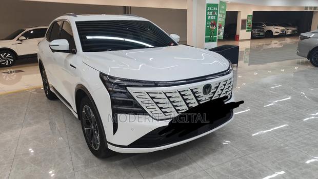 Changan CS75 2025 White photo 6
