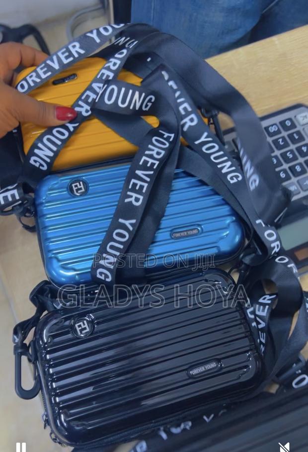 Crossbody Ladies Bag · Photo 3