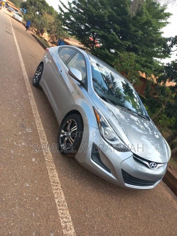 Hyundai Elantra 2015 Silver