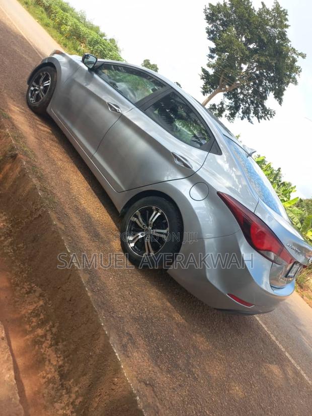 Hyundai Elantra 2015 Silver